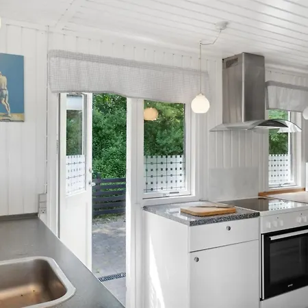 Semesterbostad Self - 400m To The Fjord By Interhome *