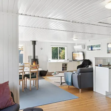 Self - 400m To The Fjord By Interhome Semesterbostad